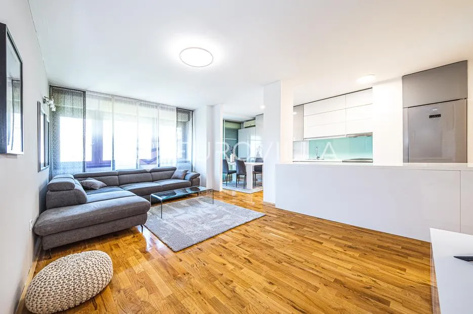 zagreb, jarun, dvosoban stan s loggiom, 64 m² - slika 3