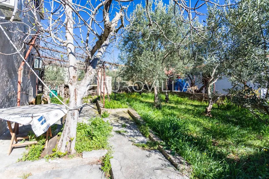 šibenik, brodarica, kuća sa velikim dvorištem 247,2 m² - slika 22