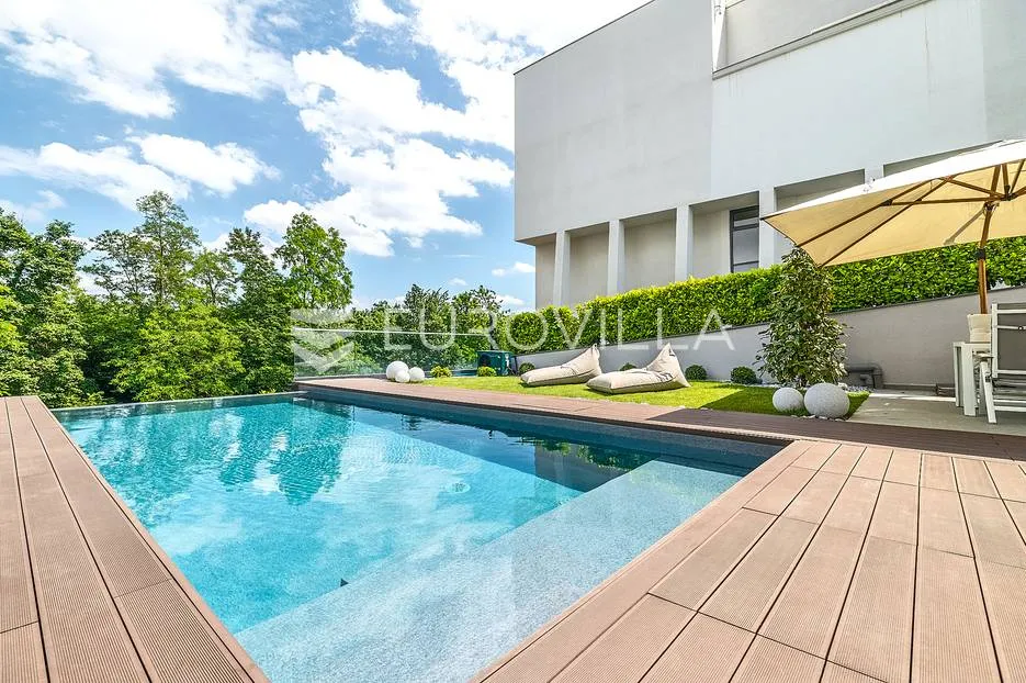zagreb, jelenovac luksuzan četverosobni stan 180 m² sa vrtom 150 m² - slika 21