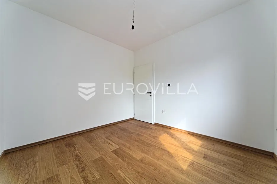 osijek, retfala, završen četverosoban stan sa dvorištem od 50 m² - slika 3
