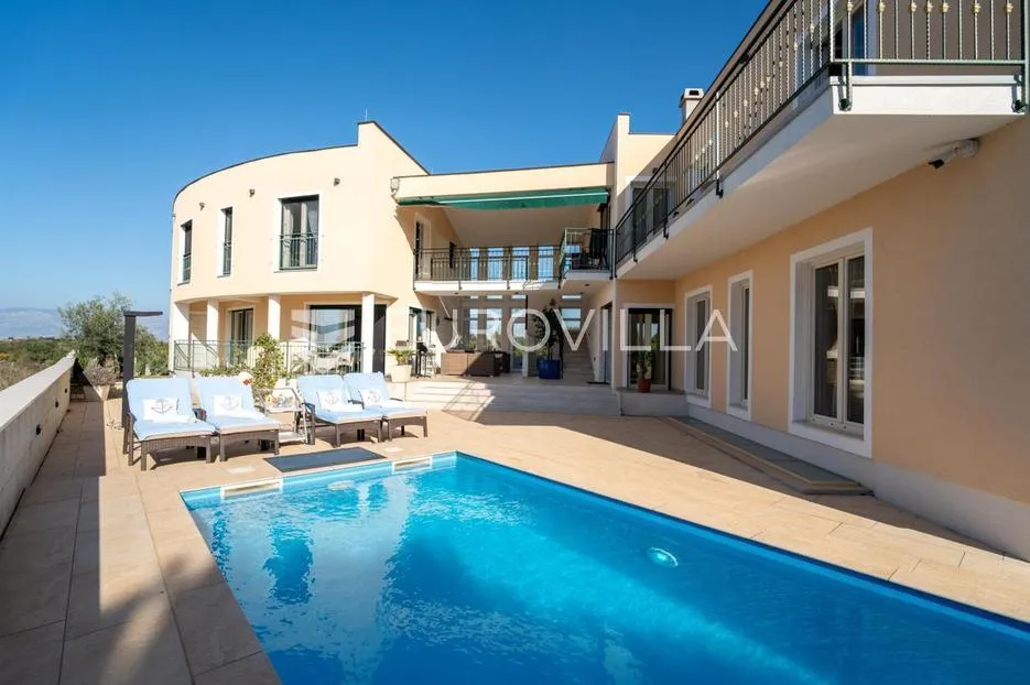 Zadar, Zaton, jedinstvena vila s bazenom na lijepoj lokaciji