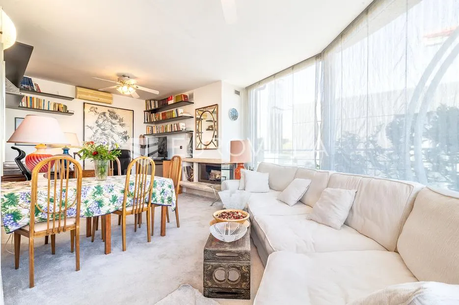 zagreb, cvjetni trg, luksuzan dvosoban penthouse 90 m² s terasom 50 m² - slika 2