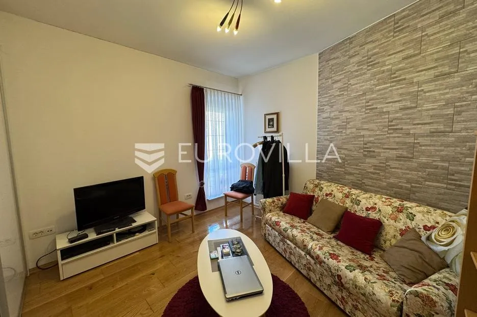 đakovo, vrhunska prizemnica, elegancija i prostranost na 267 m² - slika 25