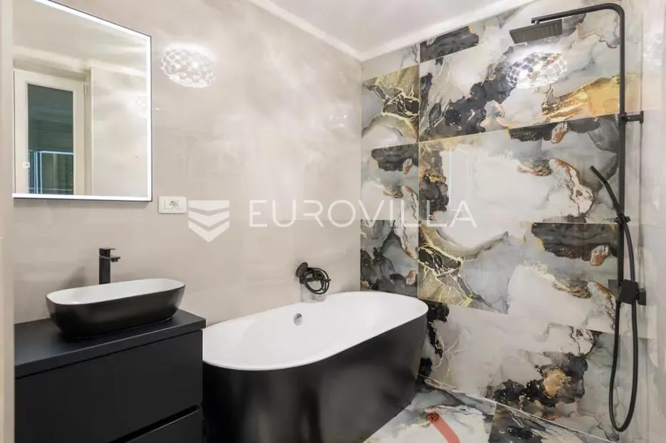 split, centar, dvosoban stan studio apartman - slika 10