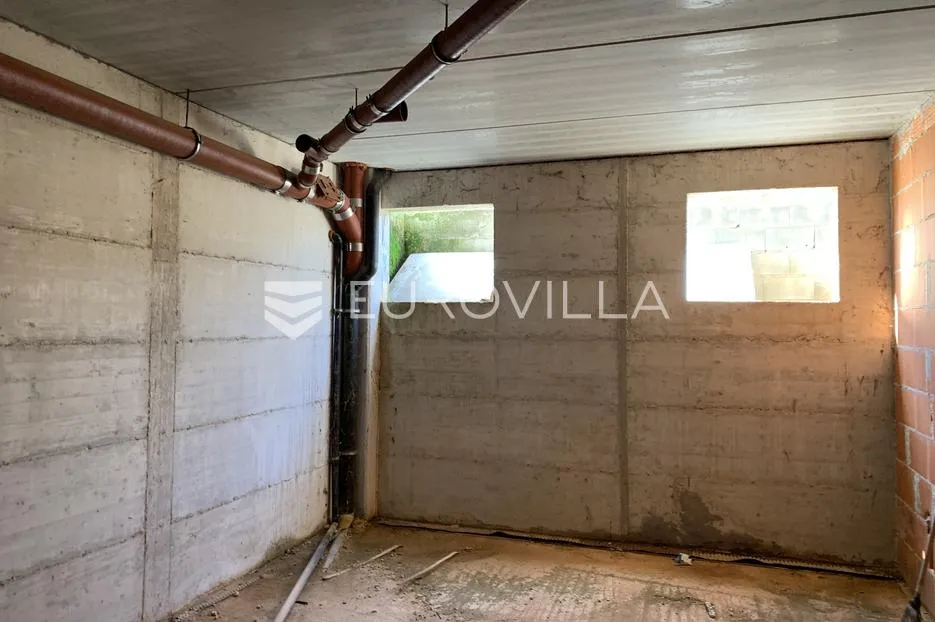 istra, novigrad, skladišni prostor 621 m² na izvrsnoj lokaciji - slika 5