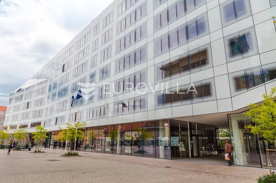 ban centar, luksuzan, komforan ured 137 m² - slika 23