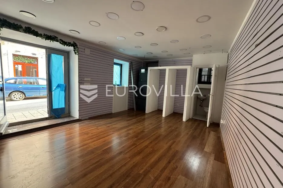 istra, rovinj, najam poslovnog prostora 20m2 u blizini glavnog trga - slika 4