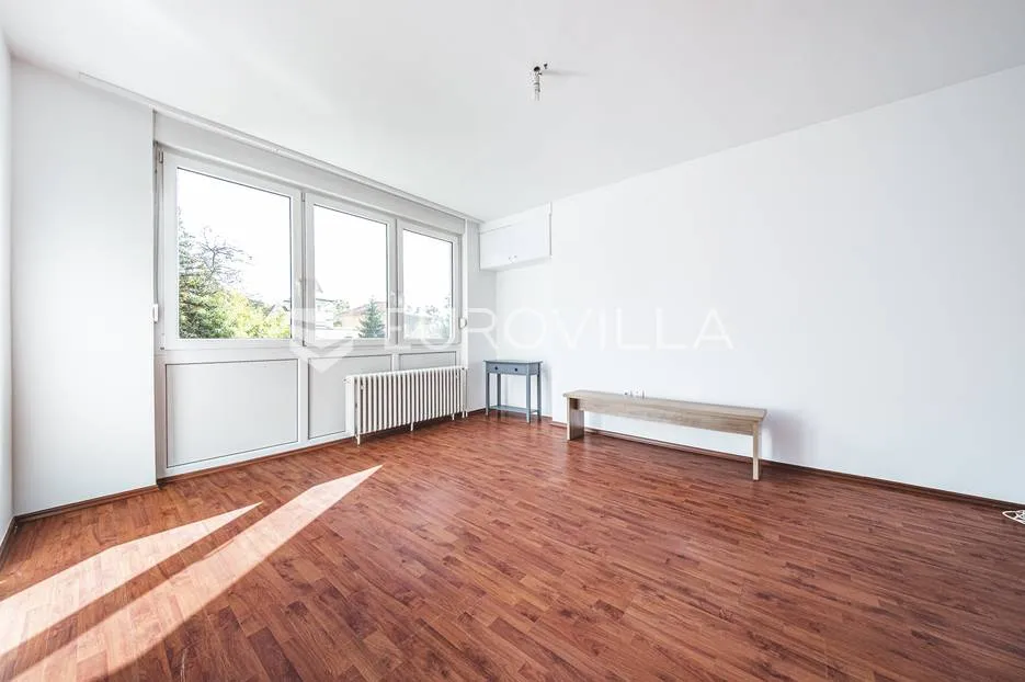 Zagreb, Gornji Grad – Tuškanac, dvosoban stan 70 m2 s terasom i vrtom