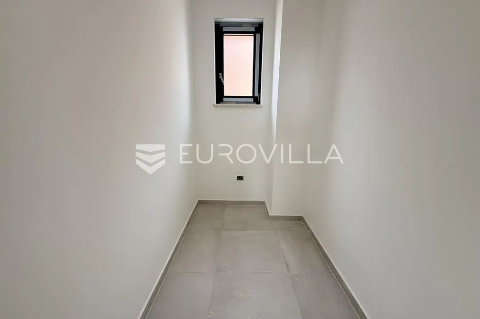 pula, pješčana uvala, četverosobni stan novogradnje 1. kat, 95.50 m², 450 m od mora - slika 12