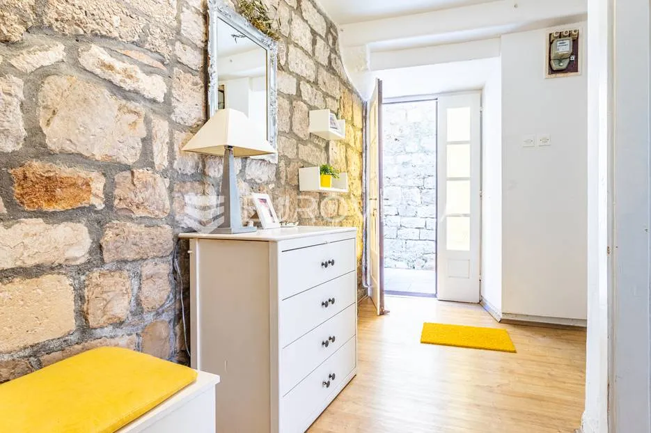 hvar, stari grad autentična kamena kuća u samom centru - slika 4