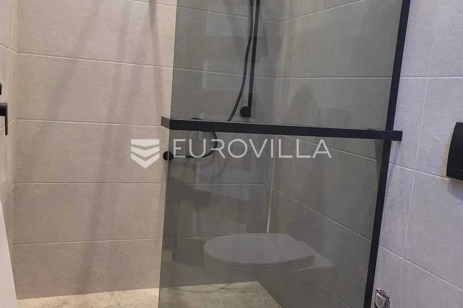 osijek, centar, prodaje se uređen stan površine 69 m² - slika 16