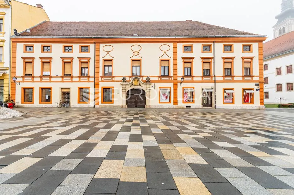 varaždin, centar, barokni dvoetažni stan 231 m² - slika 1