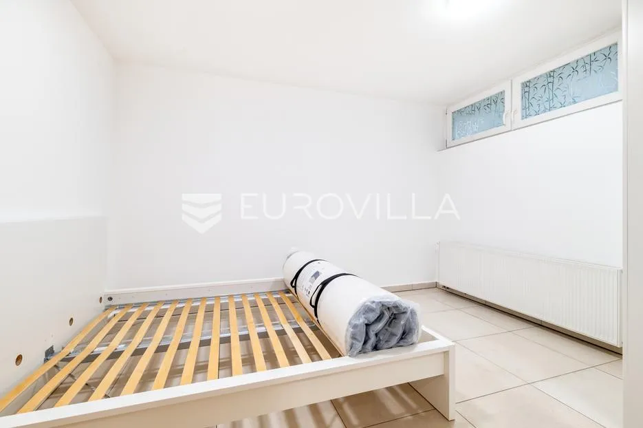 zagreb, jarun funkcionalan trosoban stan u suterenu 65 m² - slika 5