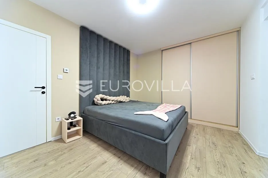 osijek, donji grad, prodaje se četverosoban stan površine 120 m² - slika 18
