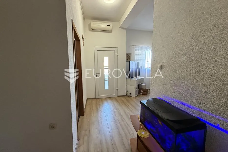 đakovo, centar, stan u kući 61 m² - slika 3