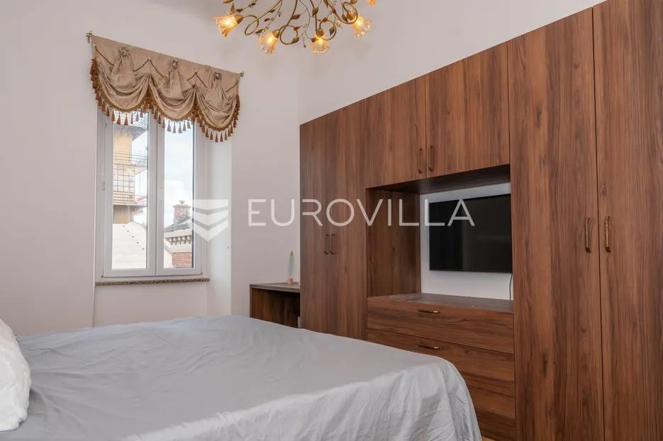 rijeka, centar, prostrani dvosoban stan 84 m², balkon - slika 10