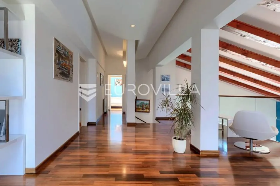 medulin, pomer, moderna samostojeća kuća 400 m² s bazenom u blizini mora - slika 13