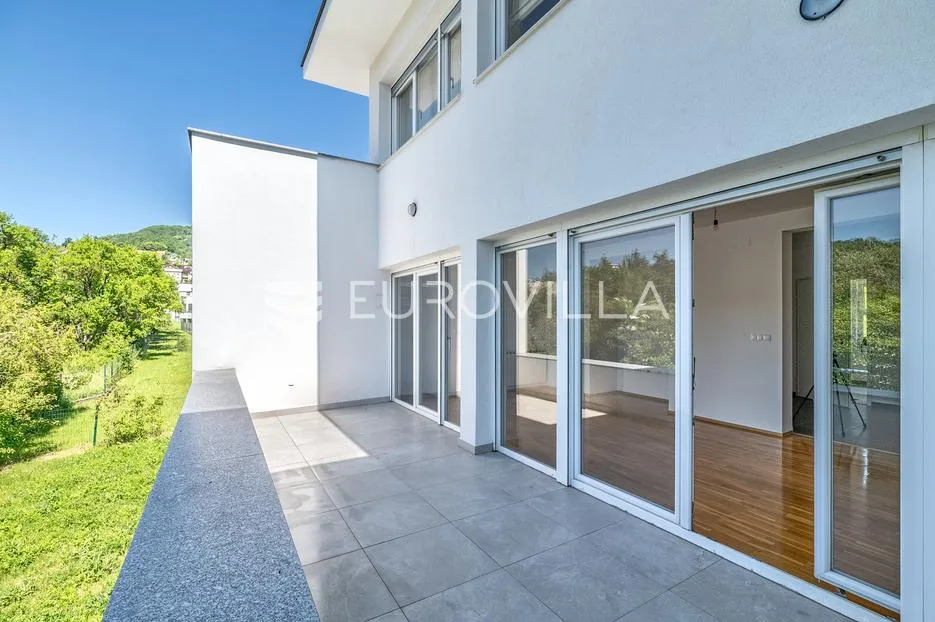 zagreb, gračani, atraktivan i prostran peterosoban stan s vrtom i dvije garaže, 257 m² - slika 13