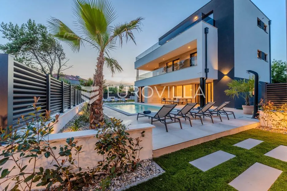 zadar, privlaka, ekskluzivna moderna vila s bazenom i wellness zonom - slika 44