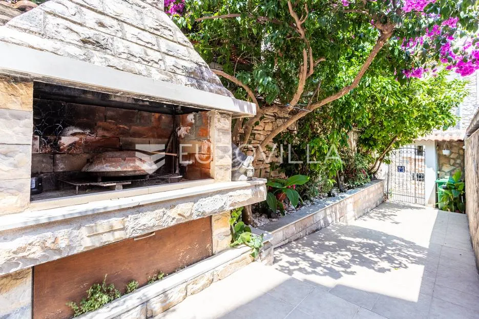 otok brač, kamena kuća s restoranom na vrhunskoj lokaciji - slika 13