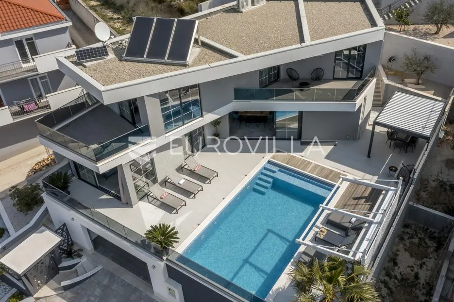 podstrana, luksuzna novoizgrađena vila površine 300 m² - slika 2