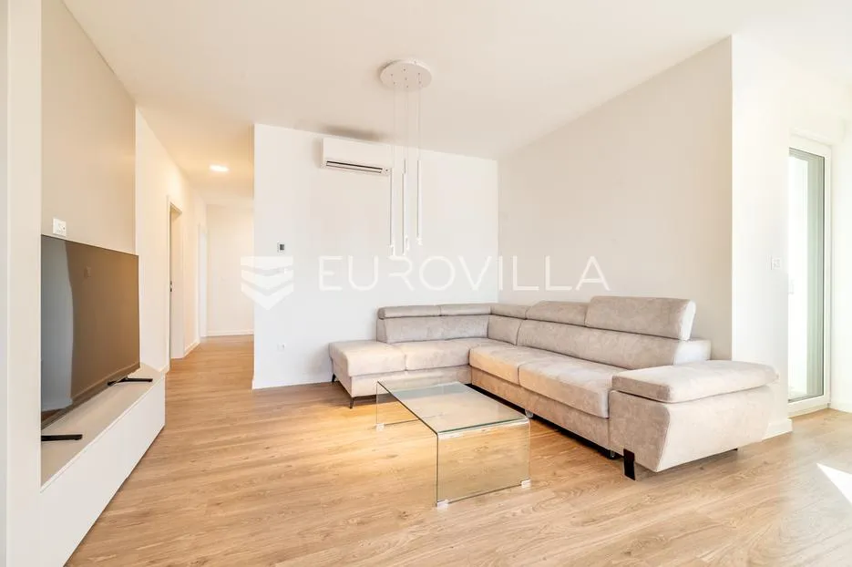 zagreb, trešnjevka, luksuzan četverosoban stan + 2 gpm novogradnja - slika 2