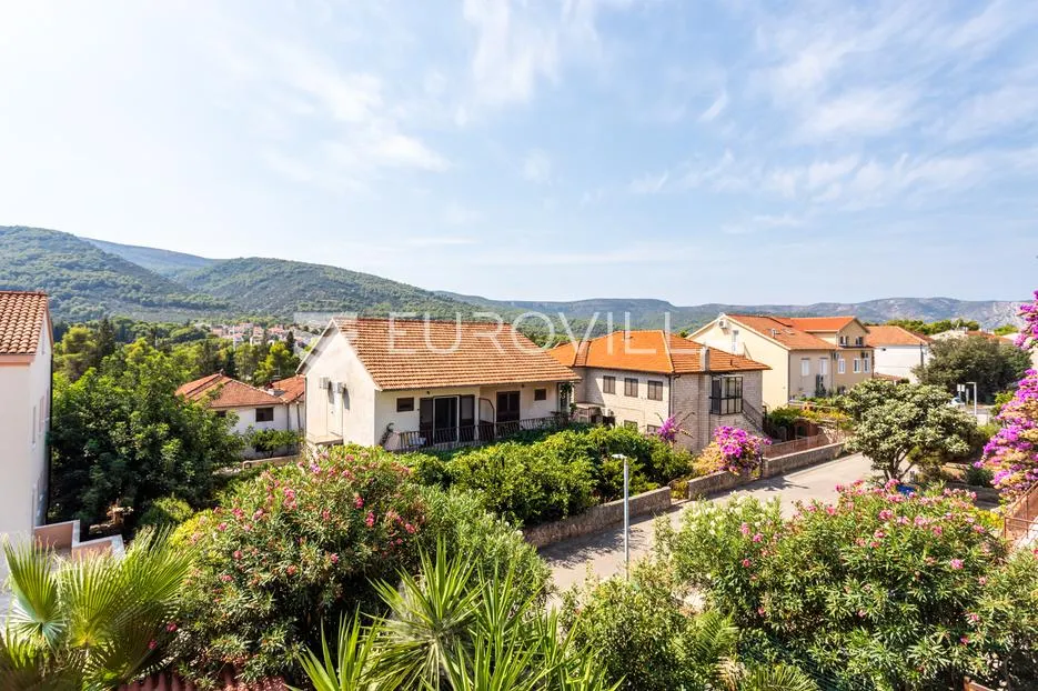 hvar, stari grad, prostrani četvorosoban stan s terasom - slika 15