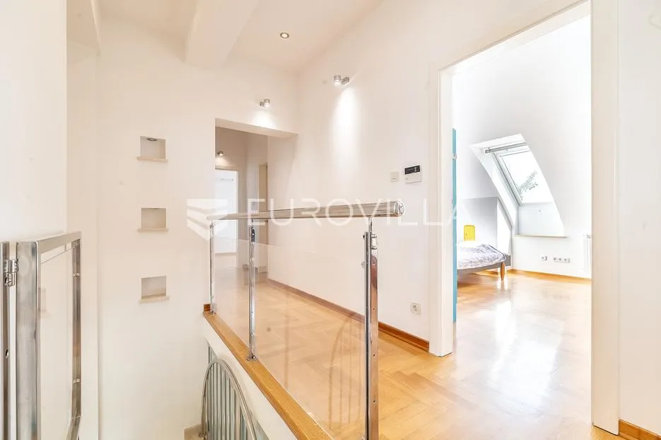 zagreb, srebrnjak, dvoetažni peterosobni stan 198,85 m² - slika 11
