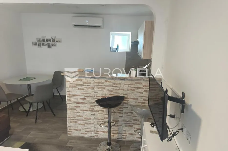 zagreb, kvatrić, funkcionalan dvosoban stan 30 m² - slika 2