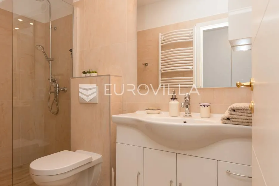 split, split 3 moderan dvoetažni stan pokraj medicinskog fakulteta 112 m² - slika 15