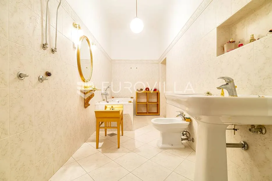 zagreb, ilica, uređen dvosoban stan 130 m2 - slika 5