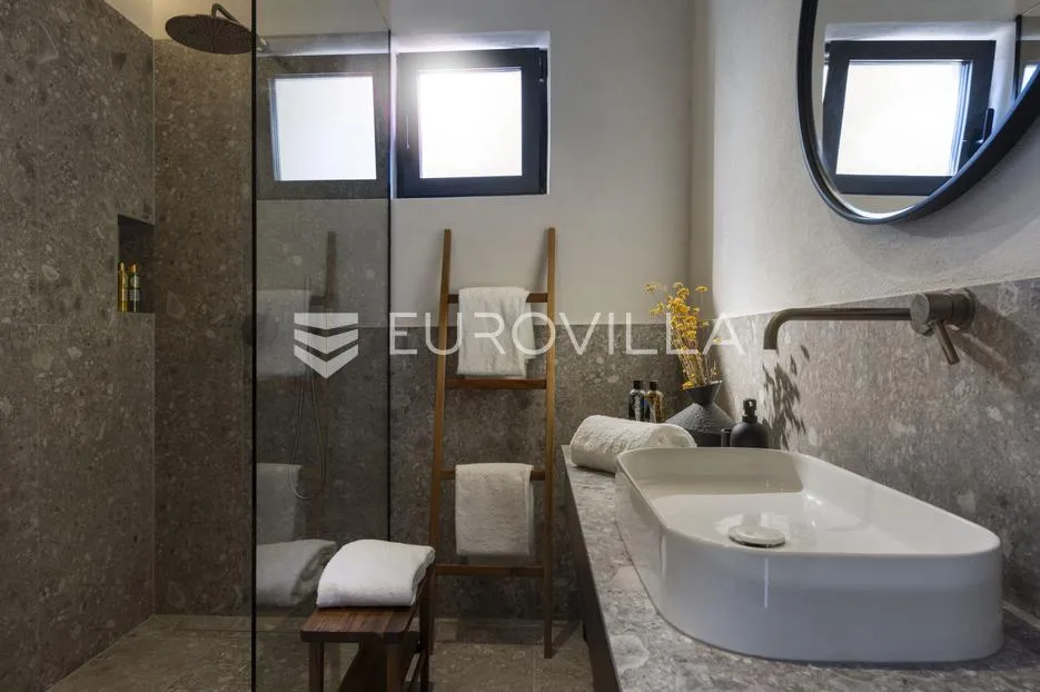 pag, povljana villa s bazenom i pogledom na more - slika 14