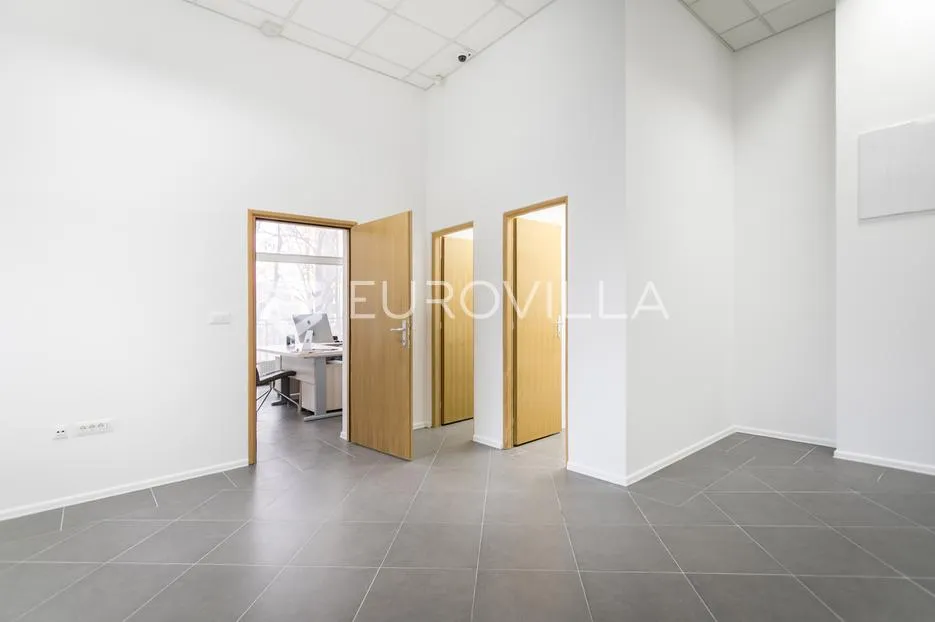 zagreb, svetice, ulični poslovni prostor nkp 53,20 m2 - slika 2