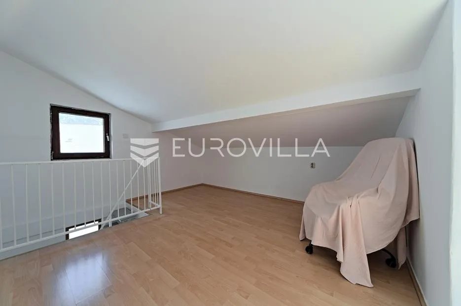 osijek, gornji grad, novouređeni dvoetažni stan 80 m² - slika 9