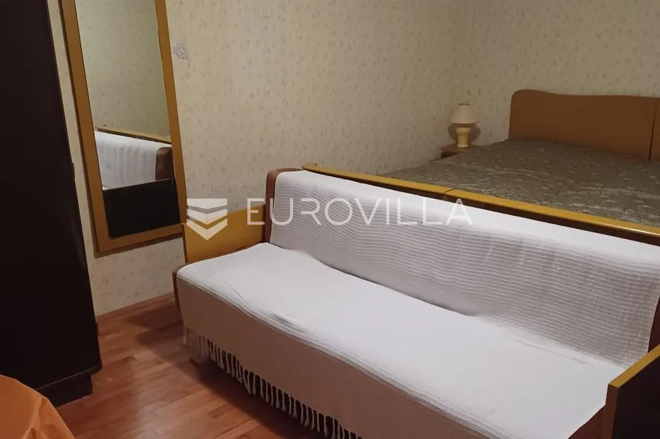 novi vinodolski, kuća, peterosoban stan 139 m² sa poslovnim prostorom 25 m², garaža, 300 m od mora - slika 4