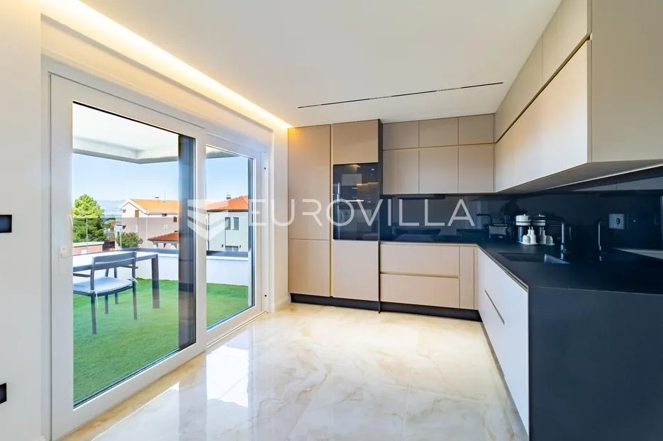 otok krk, malinska, luksuzan novouređen stan 97 m² - slika 4