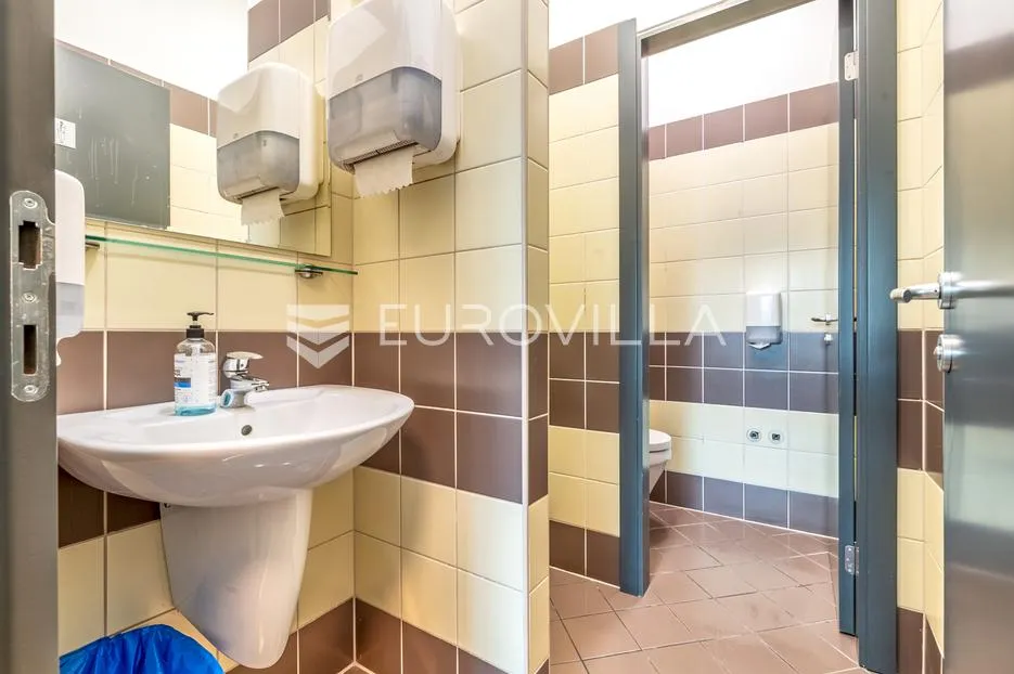 zagreb, radnička, središte poslovne zone, poslovni prostor 191 m² na 1. katu poslovne zgrade - slika 8