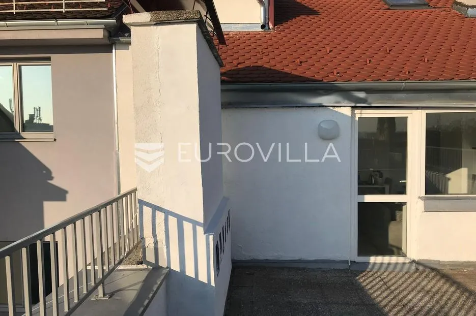 zagreb, amruševa, šesterosoban stan površine 129 m² - slika 36
