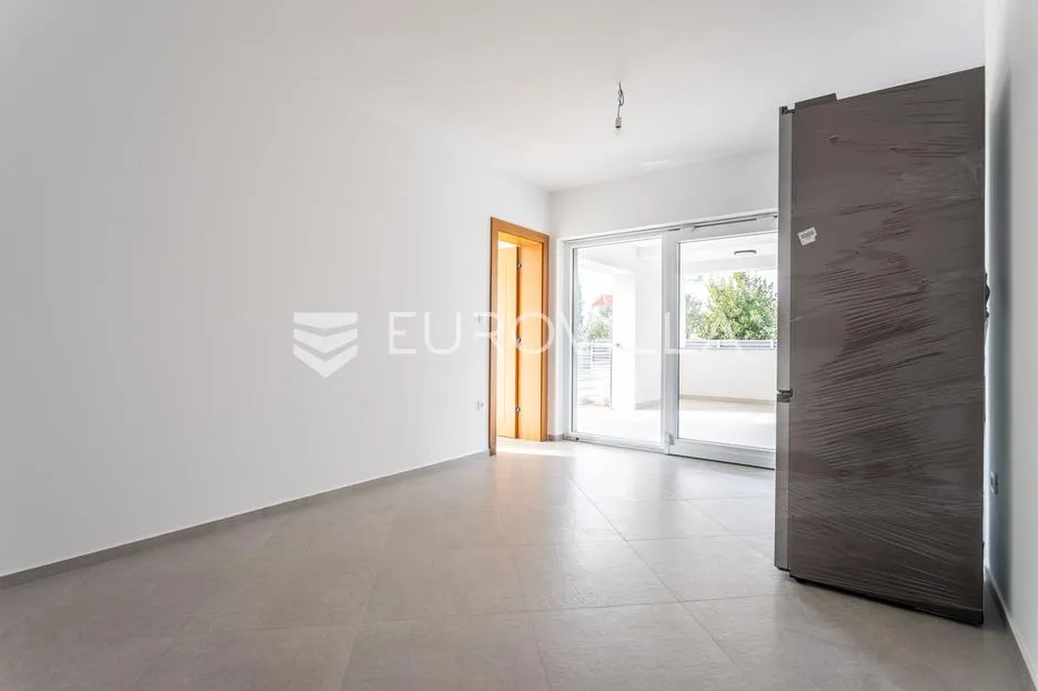 primošten, moderan stan, 83,05 m² - slika 3