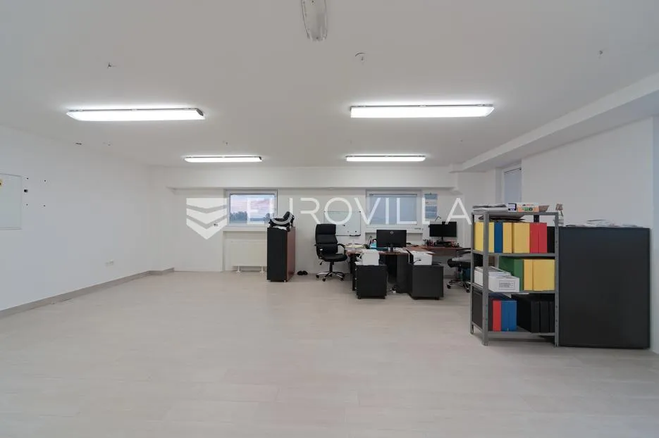 osijek, antunovac, novija poslova zgrada u industrijskoj zoni 1256 m² - slika 15