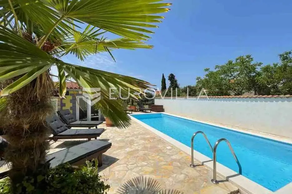 istra, pula - veli vrh, dvije samostojeće prizemnice sa bazenom nkp 50 m2 i 90 m2 - slika 5