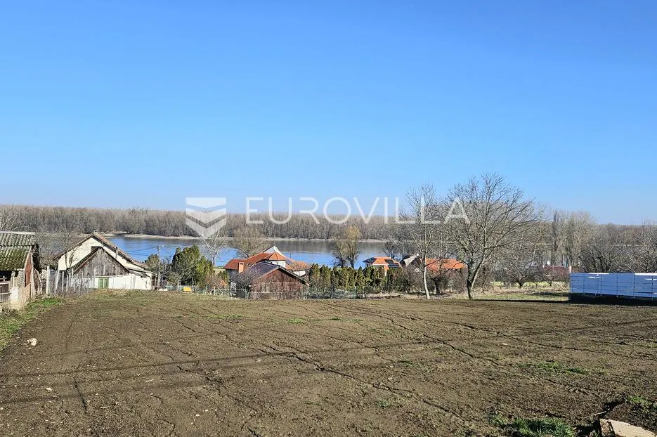Aljmaš, zemljište s pogledom na Dunav 928 m² ili 1780 m² - Aljmaš, Erdut