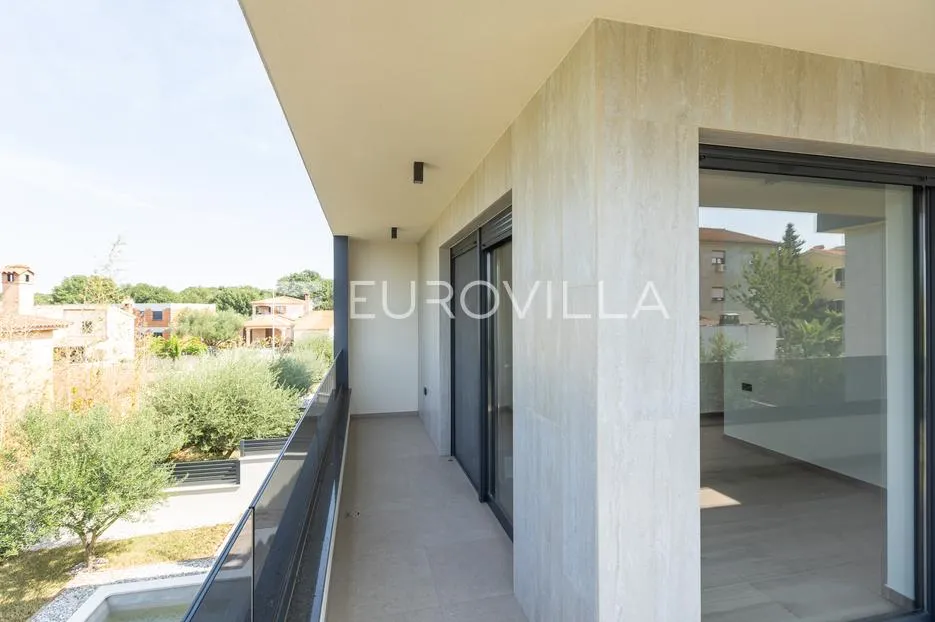 medulin, kvalitetna i moderna duplex kuća b, s grijanim bazenom 30 m² i garažom, 146 m² - slika 17