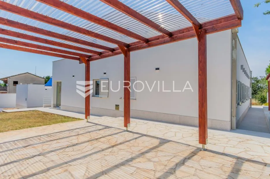 istra, poreč, unikatna dizajnerska vila s dodatnim apartmanom, wellnessom i grijanim bazenom - slika 67