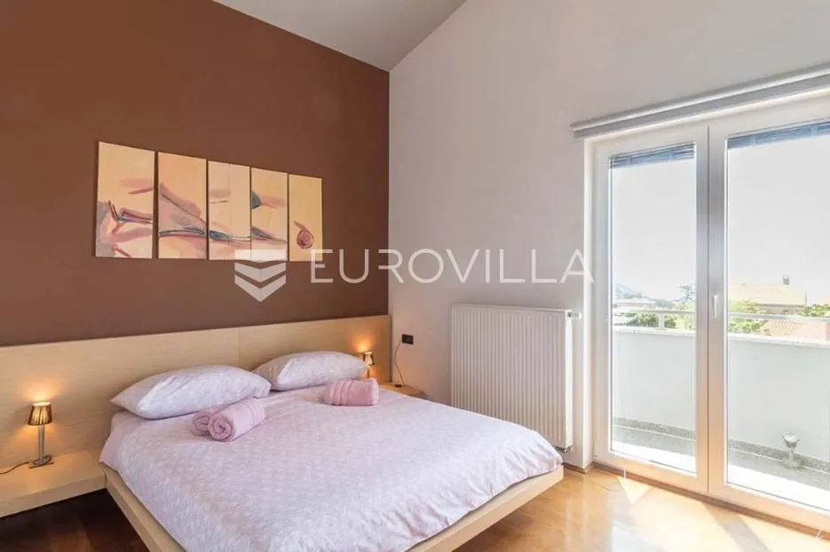 pula, pješčana uvala atraktivna samostojeća vila na velikoj okućnici - slika 9