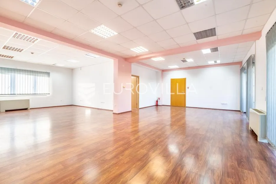 zagreb, lučko, poslovni prostor + parking 240 m2 - slika 4