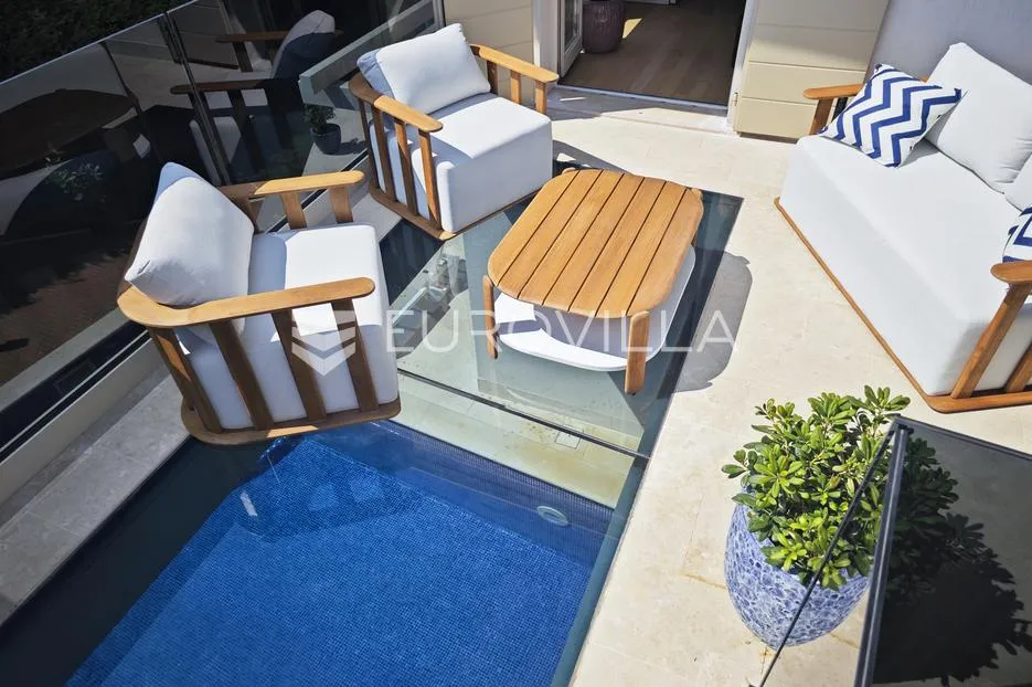 istra, vabriga: luksuzna nova vila s bazenom, pogledom na more i smart home sustavom - slika 3