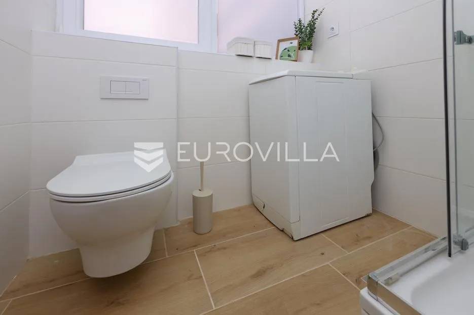 rijeka, centar, novouređen stan površine 51 m², prvi najam - slika 15