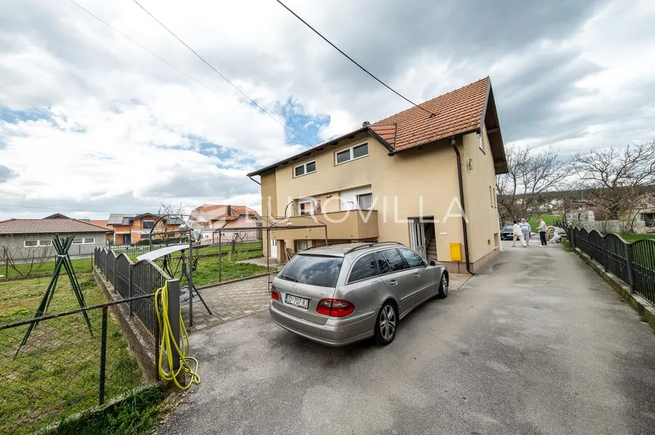 Zaprešić okolica, Brdovec, predivna kuća s 3 garaže 316 m²