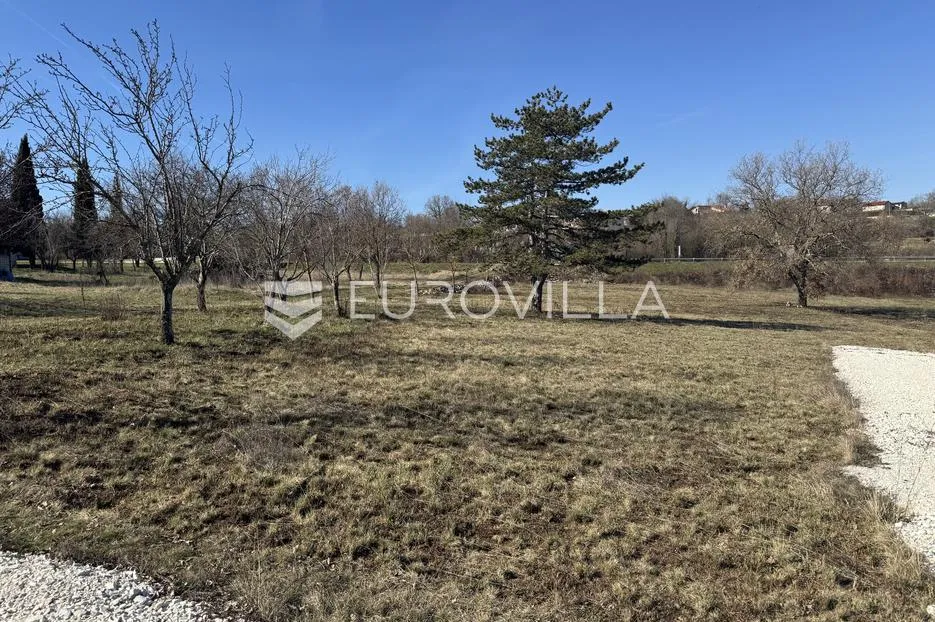 Istra, Poreč, okolica - građevinsko zemljište 1114 m2 na odličnoj poziciji - Tinjan